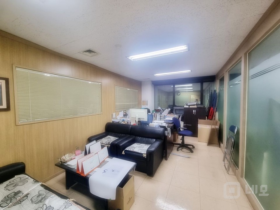  홍대 성산동사거리 대로변 가시성.가성비 아주좋은 독립단층 대형사무실!! 매물의 17번째 사진