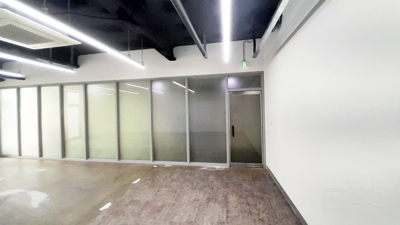 🏢 [신수동 2층] 신축급 근생상가✨ 엘리베이터·주차 완비! 매물의 5번째 사진