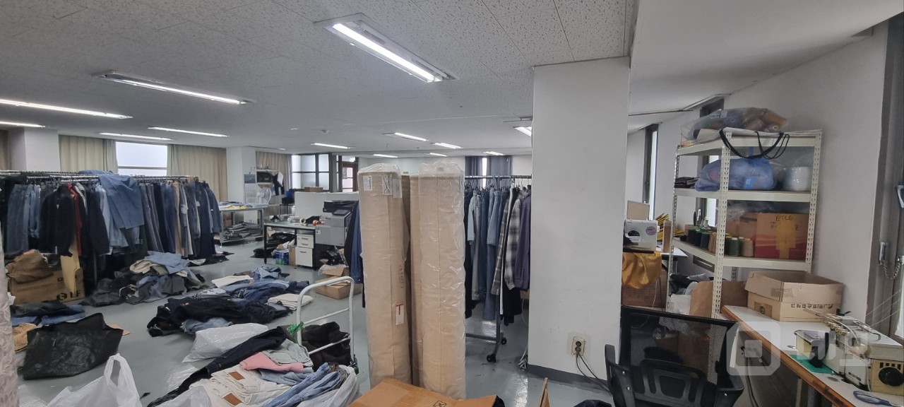 신당역 2호선 4분거리 3층 사무실,주차가능, 엘리베이터 있음 매물의 3번째 사진