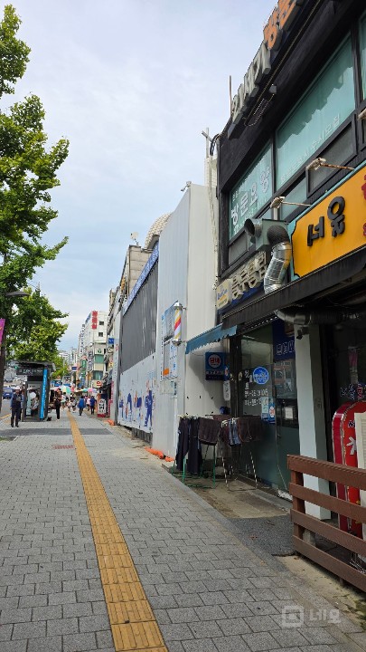 은천삼거리 인근 관악중부시장 근처 가시성 좋은 1층 점포 유동인구 많음 매물의 2번째 사진