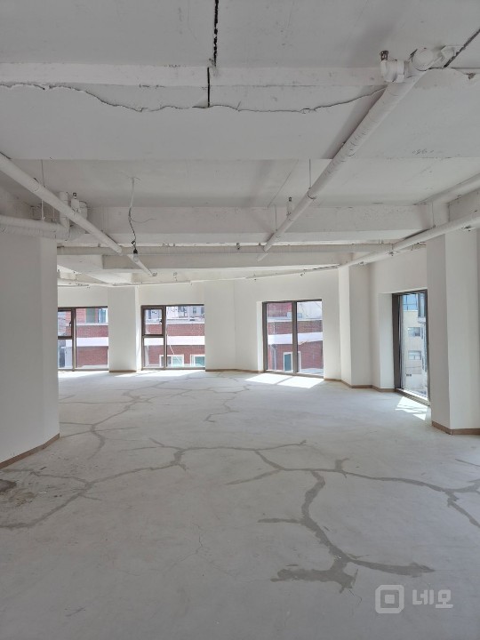 신축첫입주.대형사무실.즉시입주 매물의 3번째 사진