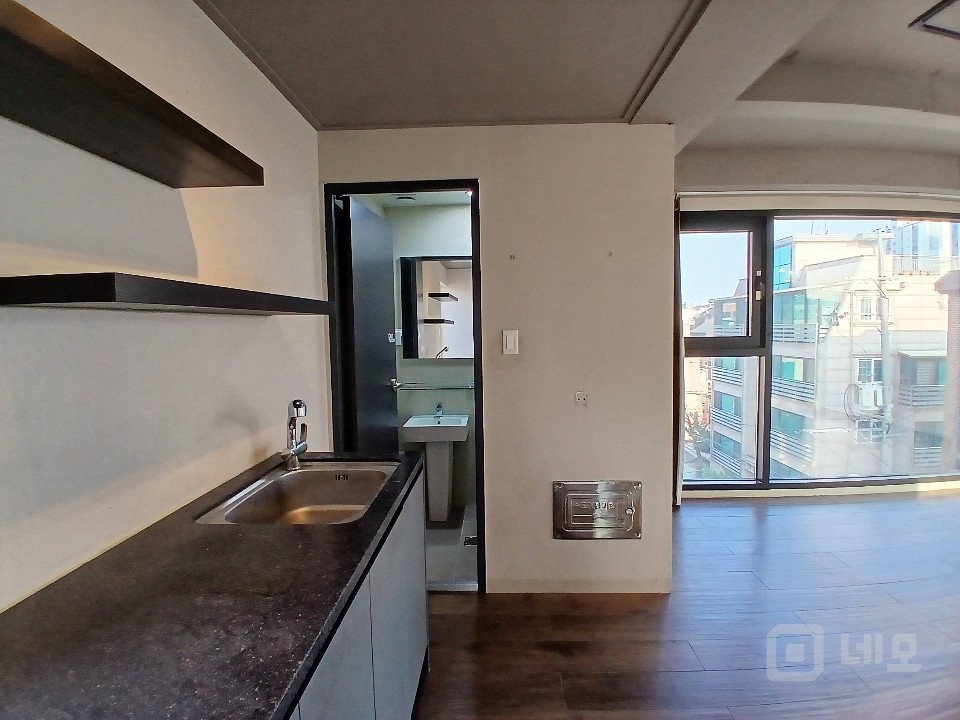 6호선 망원역 도보 10분 신축급 최상의 컨디션 사무실, 작업실 매물의 7번째 사진