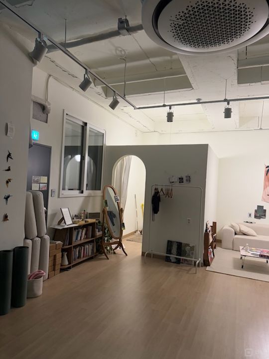 깔끔한 시설, 인테리어 완비된 태평동 요가원 매물의 4번째 사진