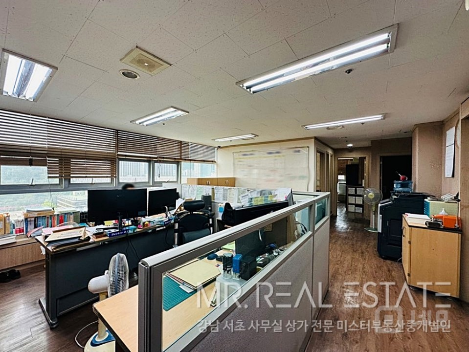 실사진 서울법원삼거리 서초,교대역 더블역세권 주차2대 고층건물 매물의 1번째 사진