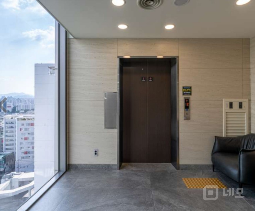 ☆ 뷰 맛집 ☆ 주차 편리한 역세권 력셔리 오피스  매물의 5번째 사진