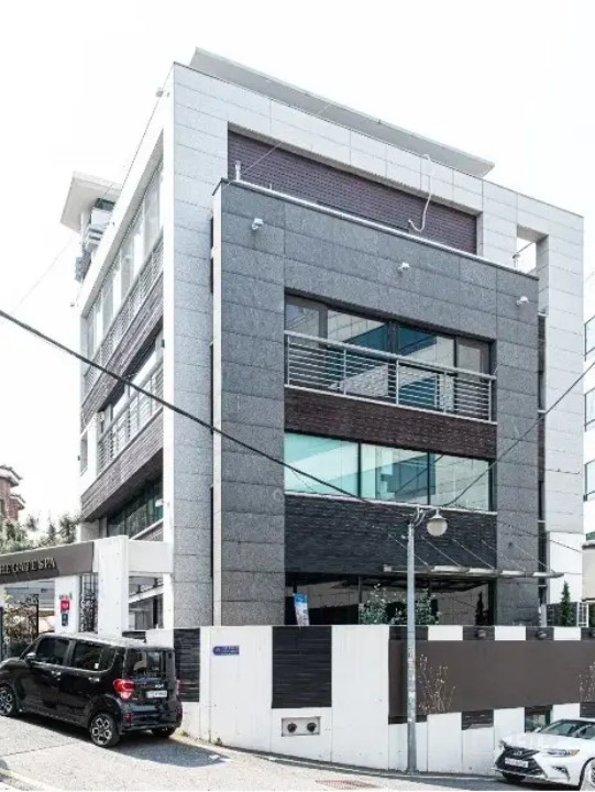 최고급 인테리어, 관리비 없는 50평 1종근생 매물의 5번째 사진