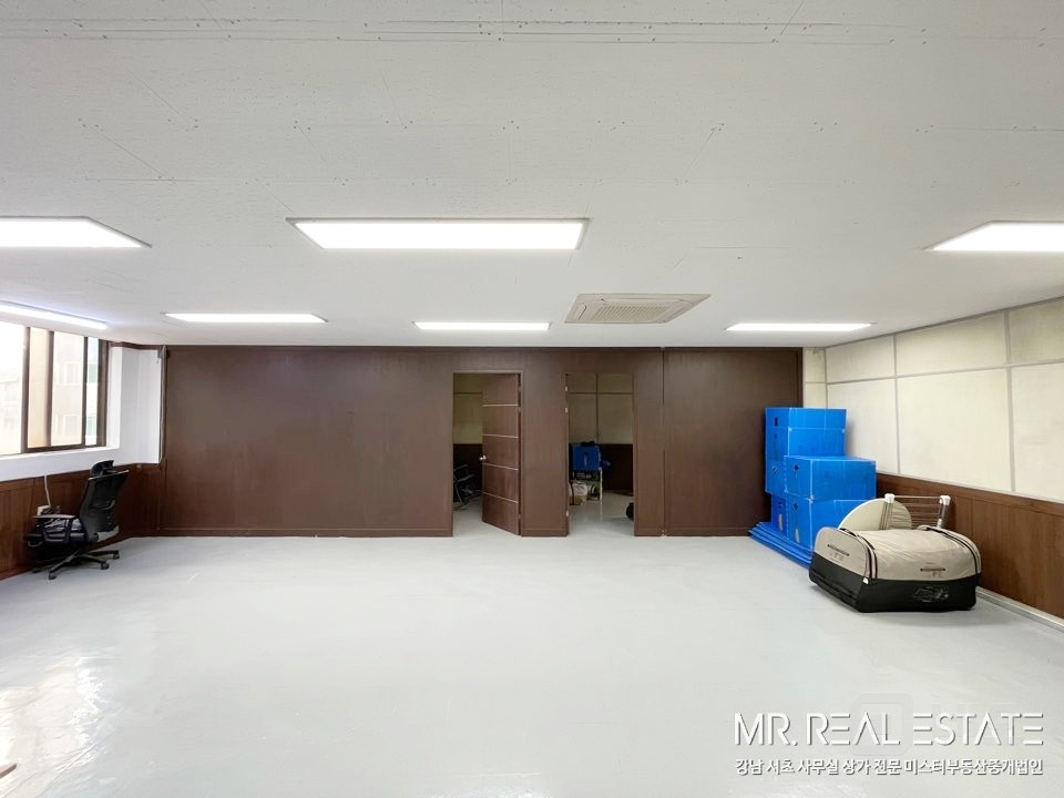 사진有.양재역 인근.가성비甲. 깔끔한 사무실 매물의 4번째 사진