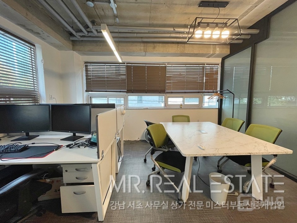 주차2대무료.S급가성비사무실.인테리어완비.채광ACE 매물의 12번째 사진