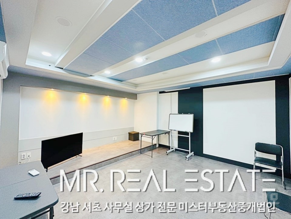 신사역1분.스튜디오강추.룸4.자주식주차.인테리어ACE 매물의 3번째 사진