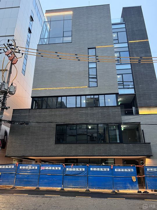 로데오거리 번화가 상권에 위치한 신사동 신축 공실 매물의 8번째 사진