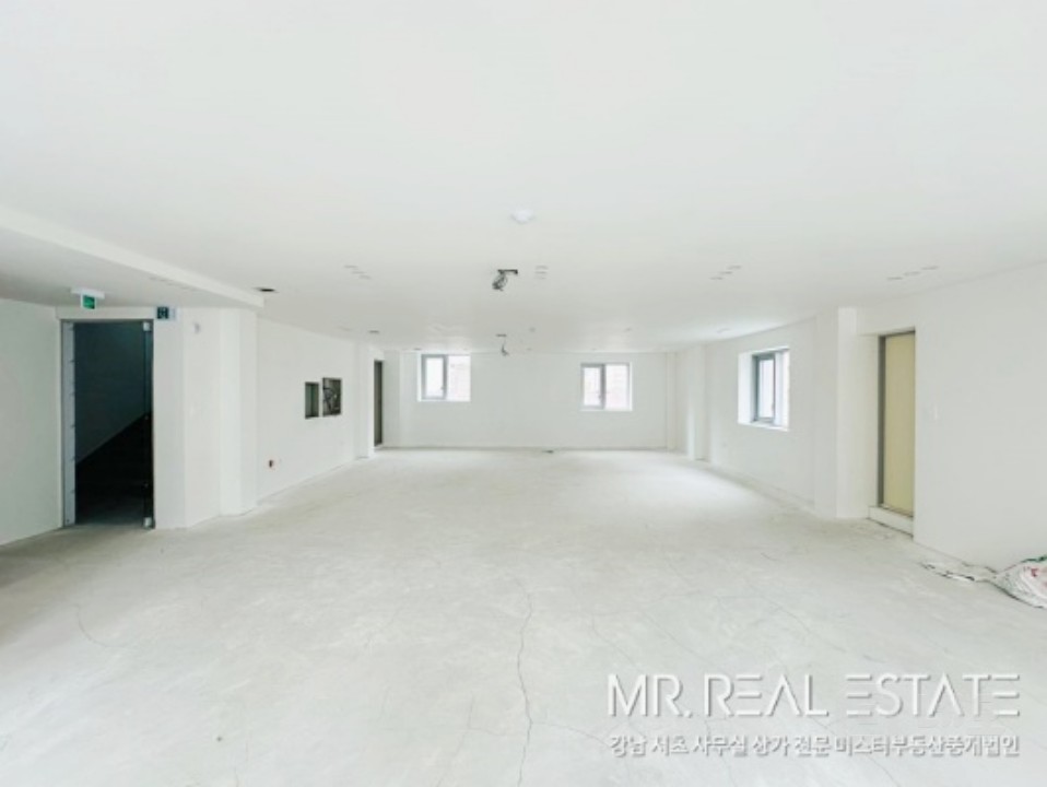 신축컨디션, 리모델링건물, 층당 면적 좋음, 역에서 매우 가까움 매물의 5번째 사진