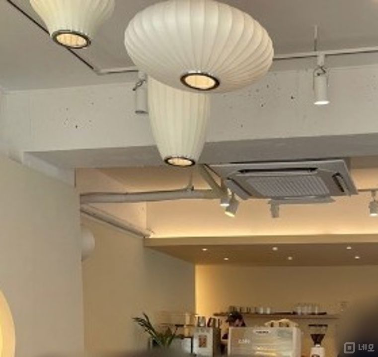 시설 집기 포함 인테리어 완비된 부용동 2가 카페 매물의 4번째 사진