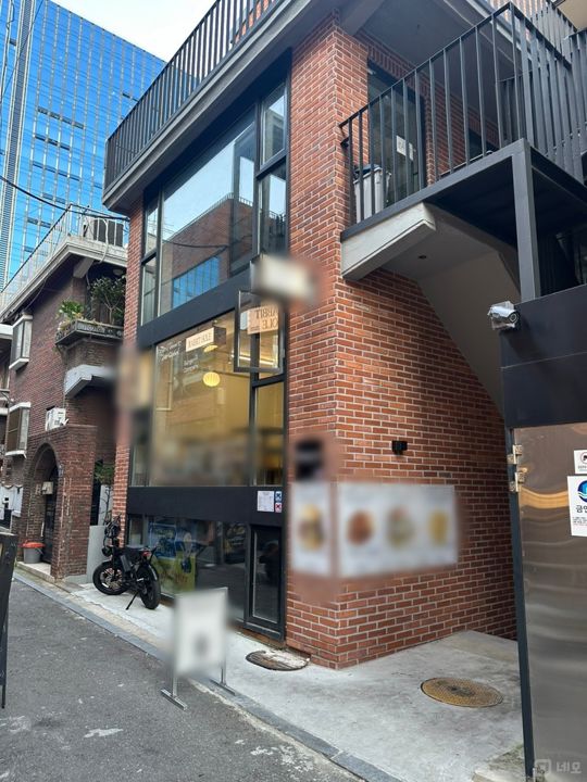 성수동1가 역세권, 깔끔한 인테리어 및 시설 햄버거점 매물의 5번째 사진