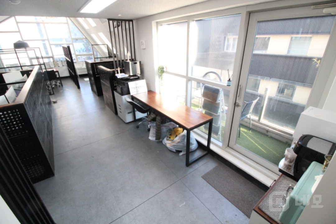 ㅣ실매물&실사진ㅣ가성비최상ㅣ넓은 테라스ㅣ채광우수ㅣ엘베Oㅣ빠른계약 예상ㅣ 매물의 4번째 사진