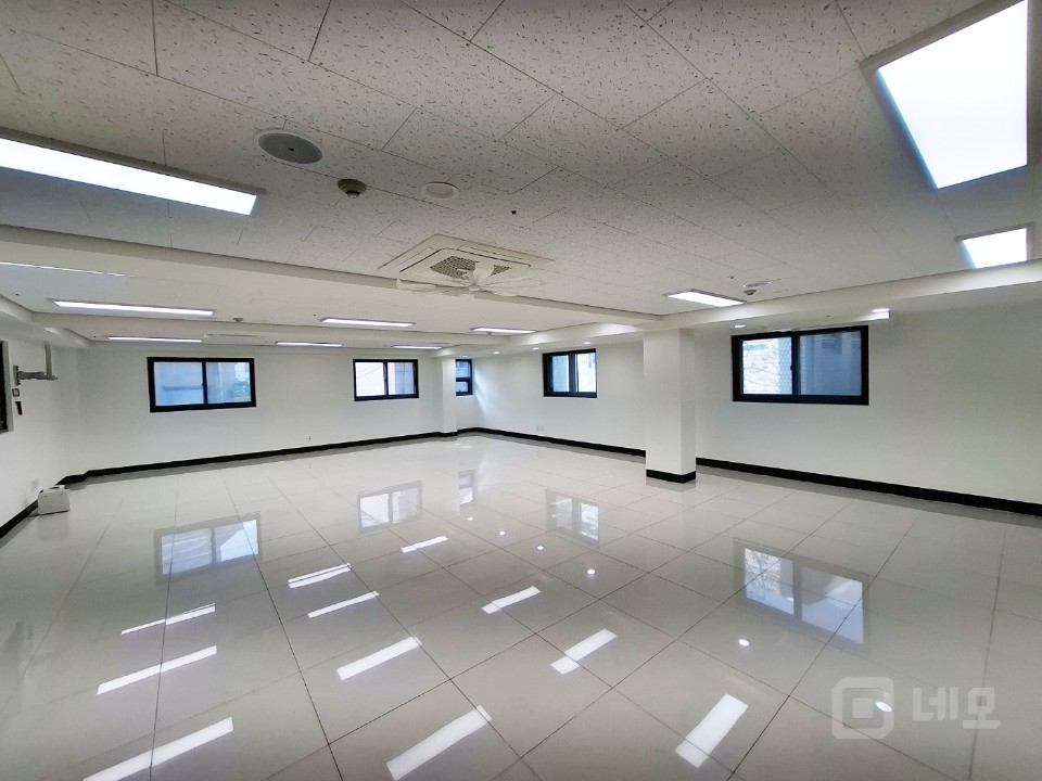 🏢 [더피플빌딩 2~3층] 대로변 핵심 입지, 대형 프라임 오피스 매물의 6번째 사진