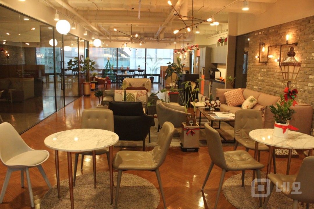 선릉역 1번 출구 테헤란로 라인 3번째 건물 매물의 1번째 사진