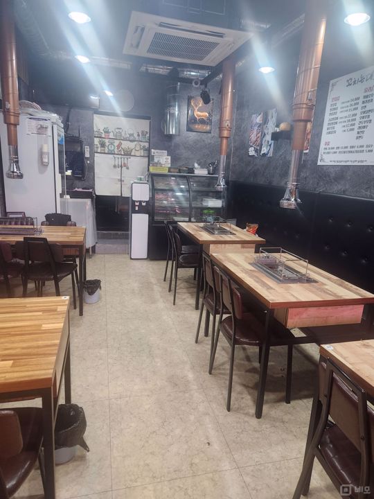 교문동 번화가에 위치한 양꼬치 전문점 매물의 2번째 사진
