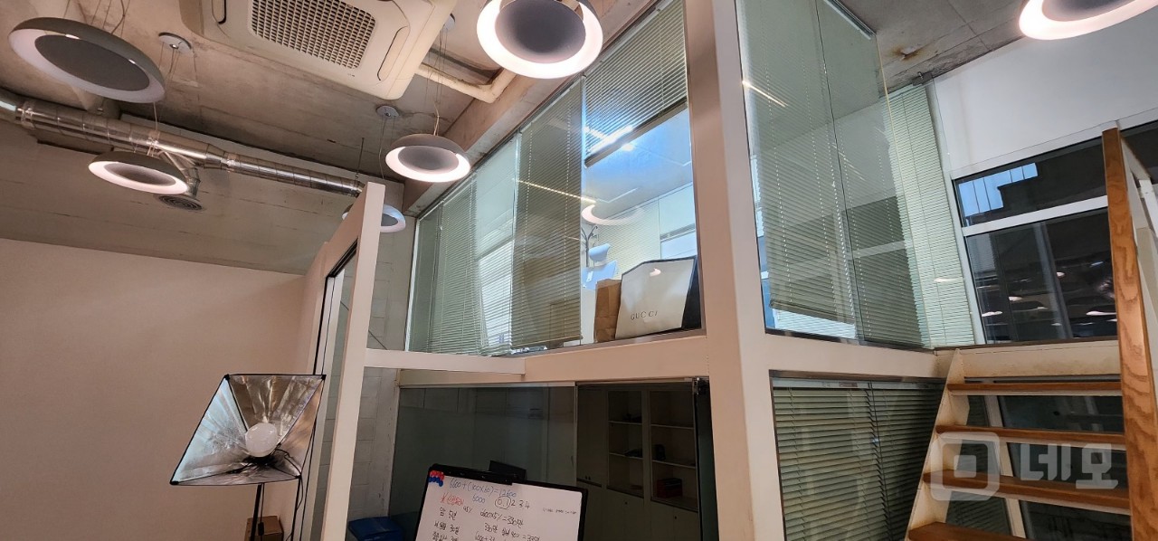 무권리~!! 서교동4M 초고천장 프라이빗 스튜디오 매물의 28번째 사진