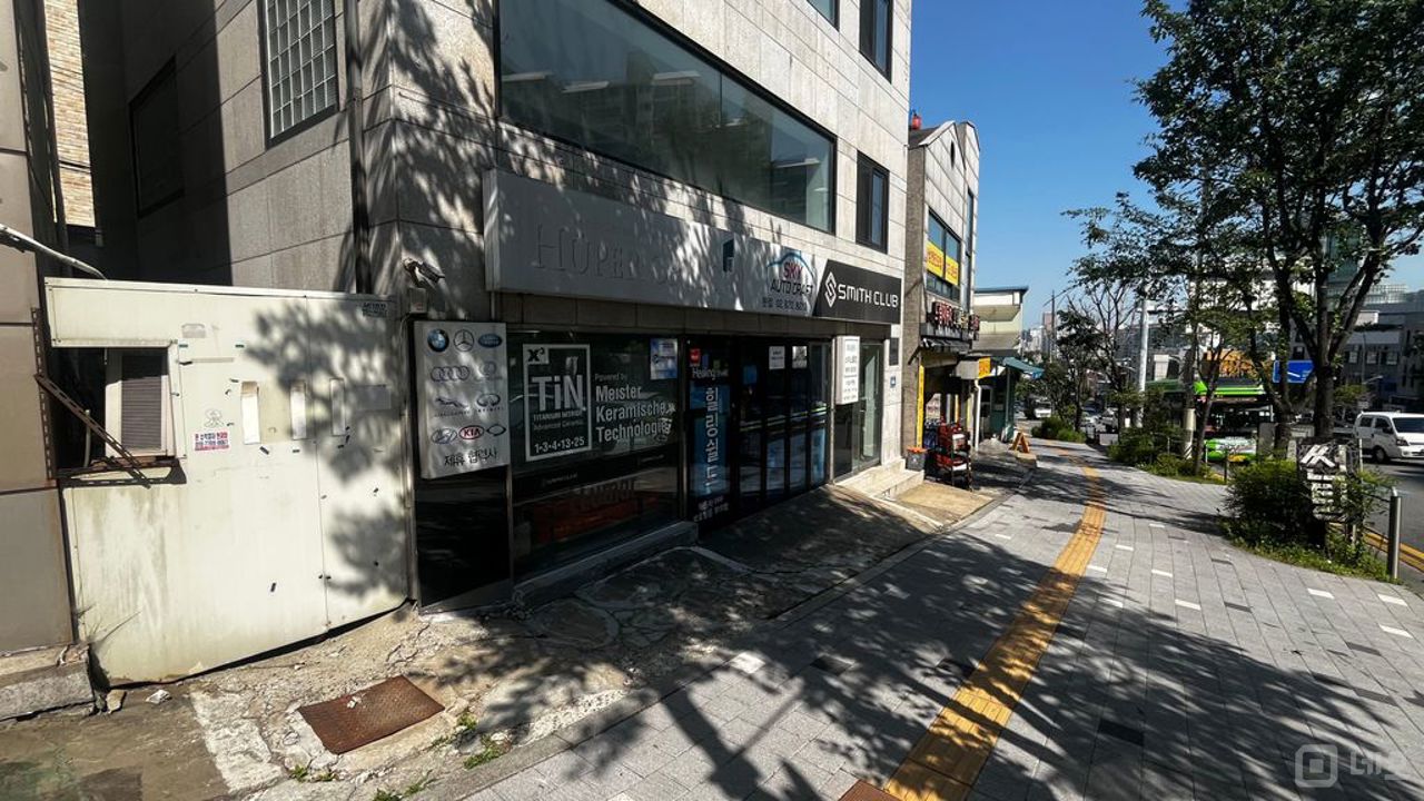 8차선 대로변 1층 상가 입니다. 광고효과 좋습니다. 매물의 23번째 사진