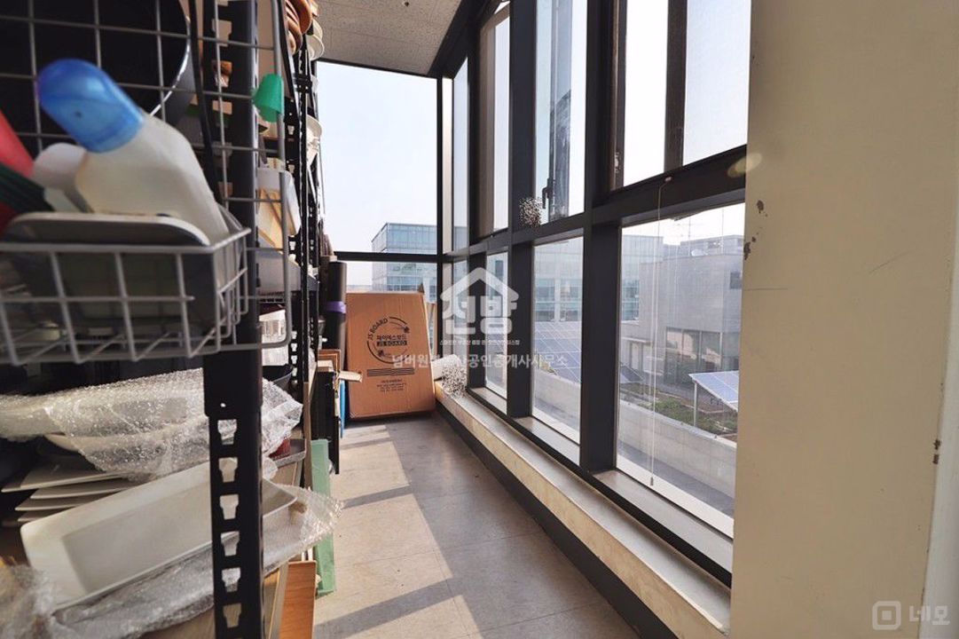 룸인테리어 설치된 사무실 매물 , 탕비공간 풀세팅 끝 매물의 8번째 사진