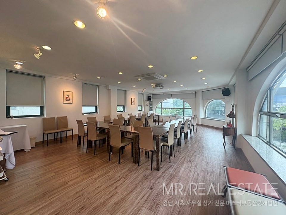 도산공원 대로면 코너 가성비甲 뷰맛집 매물의 1번째 사진