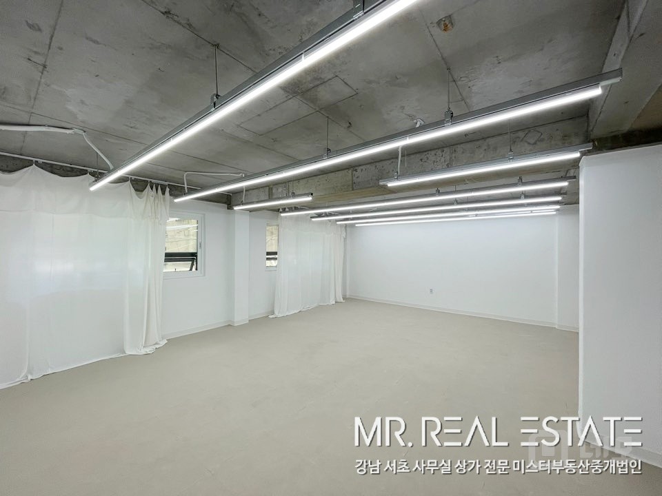 가로수길.화이트톤깔끔한인테리어.압구정인근 매물의 8번째 사진