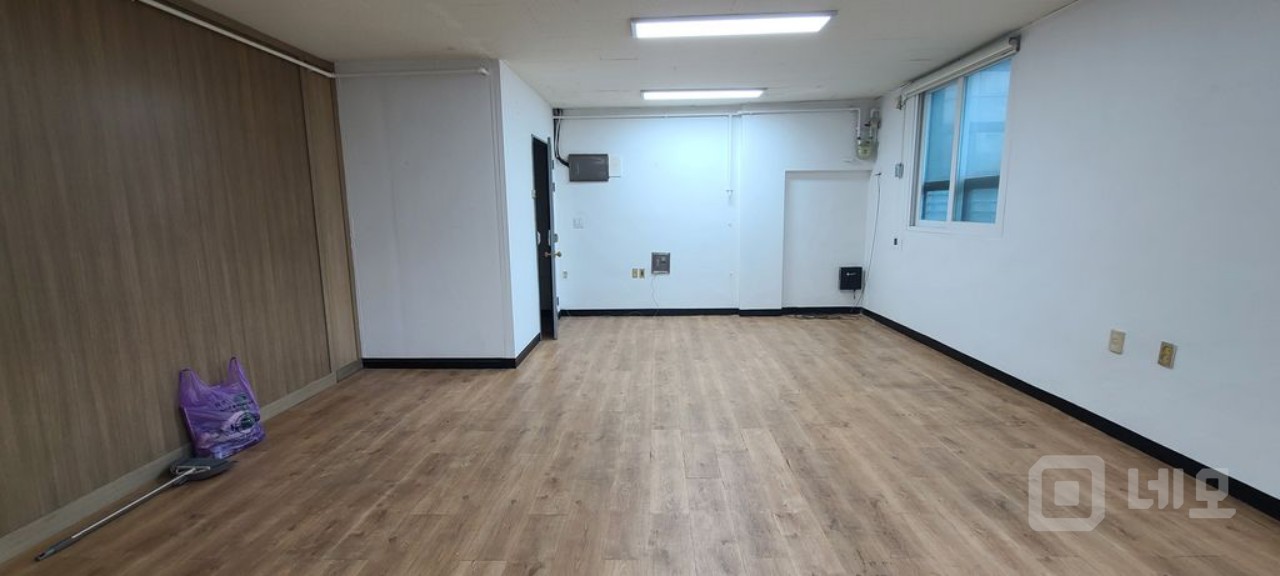 전용 13평 주차 가능한 사무실 임대 매물의 2번째 사진