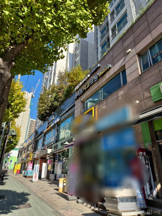 이문동 아파트상가에 위치한 안경점 매물의 5번째 사진