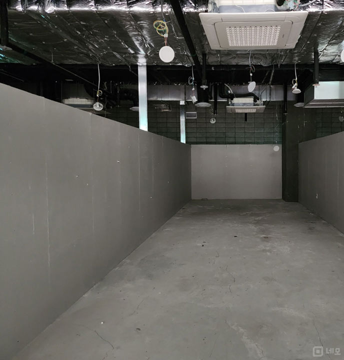 어진동 대로변 위치, 즉시입주가능한 지층 상가 매매 매물의 2번째 사진