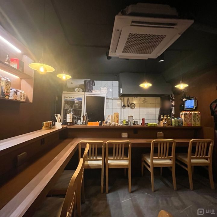 구산동 깔끔한 인테리어 및 시설 이자카야 매물의 1번째 사진