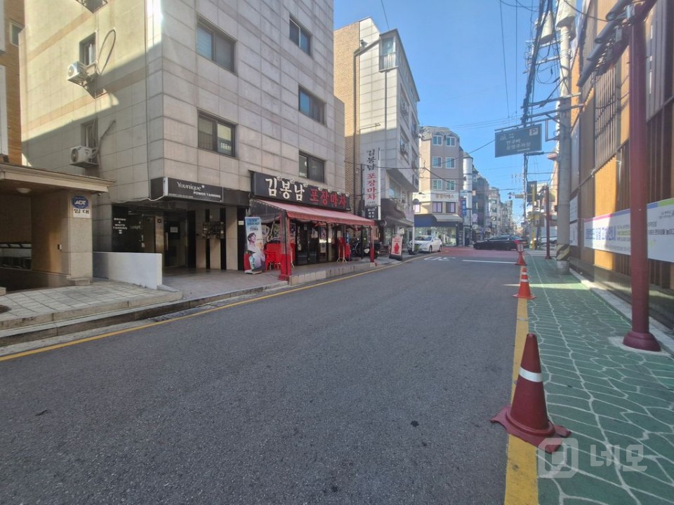 ☕ 반포동 감성 카페 창업 기회! 권리양도 (가시성 우수한 코너 상가) 매물의 12번째 사진