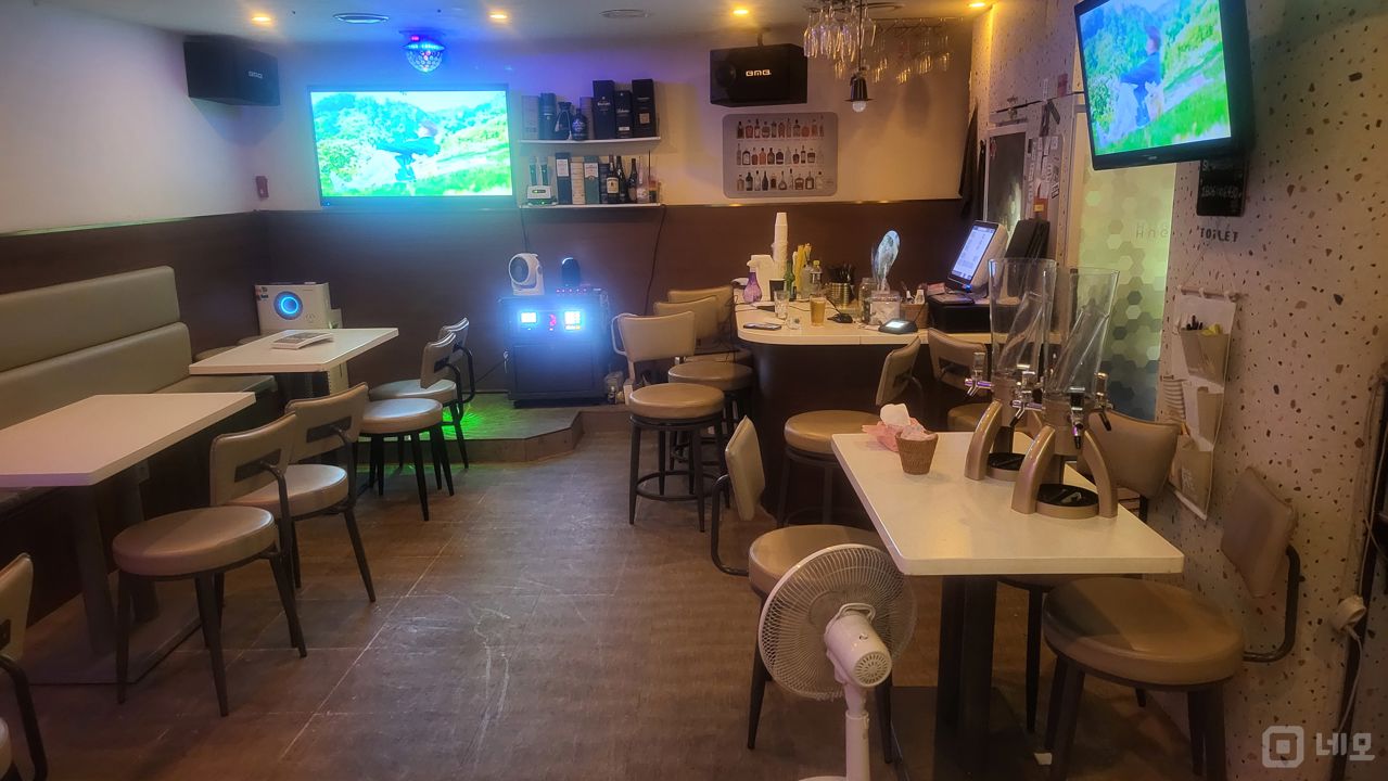 시설집기 포함, 인테리어 완비된 익선동 가라오케 매물의 1번째 사진