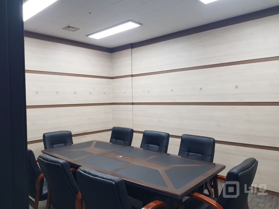 냉난방기옵션풀옵션사무실인테리어작살집기사용가능몸만들어가면되는삼실법인강추 매물의 8번째 사진