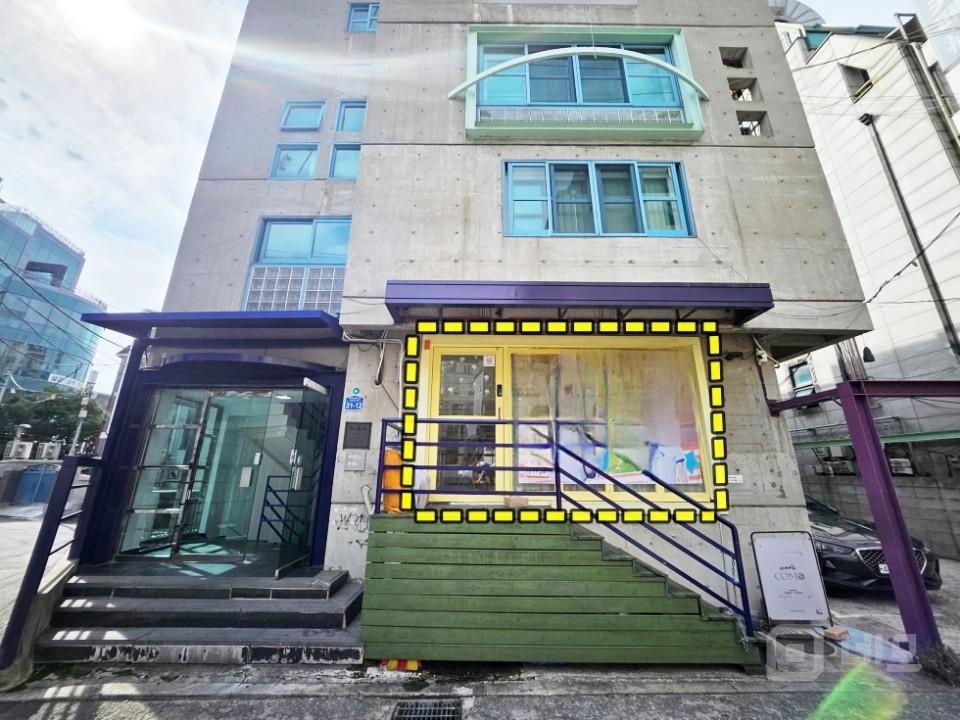 GATE 무권리 유동인구 최강 홍대 레드로드 근처 핵심입지 상가 매물의 5번째 사진