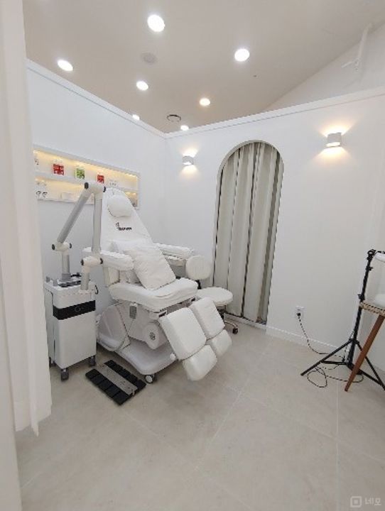 고덕동 단지내 상가에 위치한 네일샵 매물의 9번째 사진
