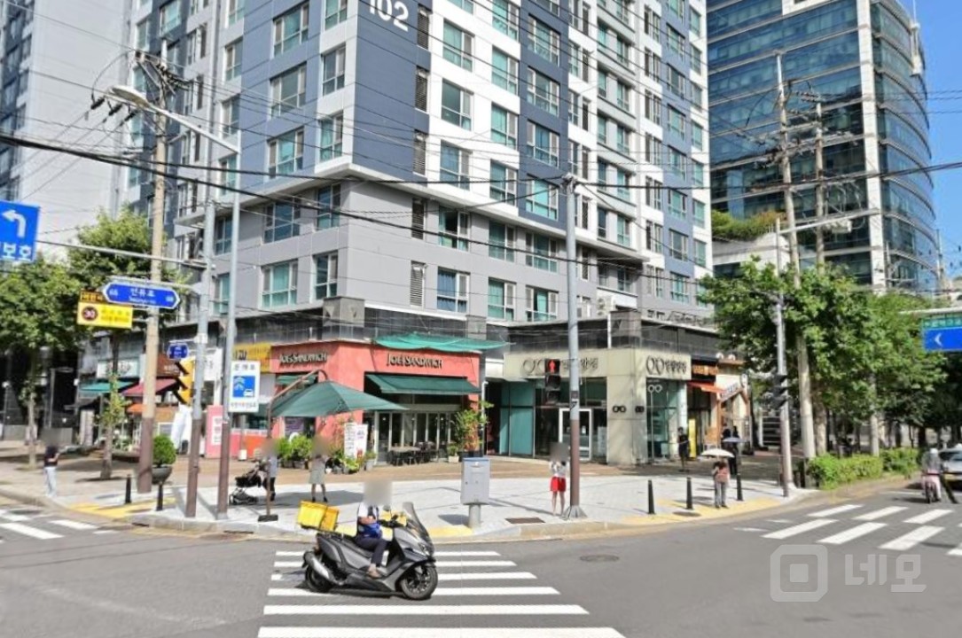 🍽️ 유동인구 풍부한 1층 음식점! 즉시 영업 가능🍜 매물의 5번째 사진