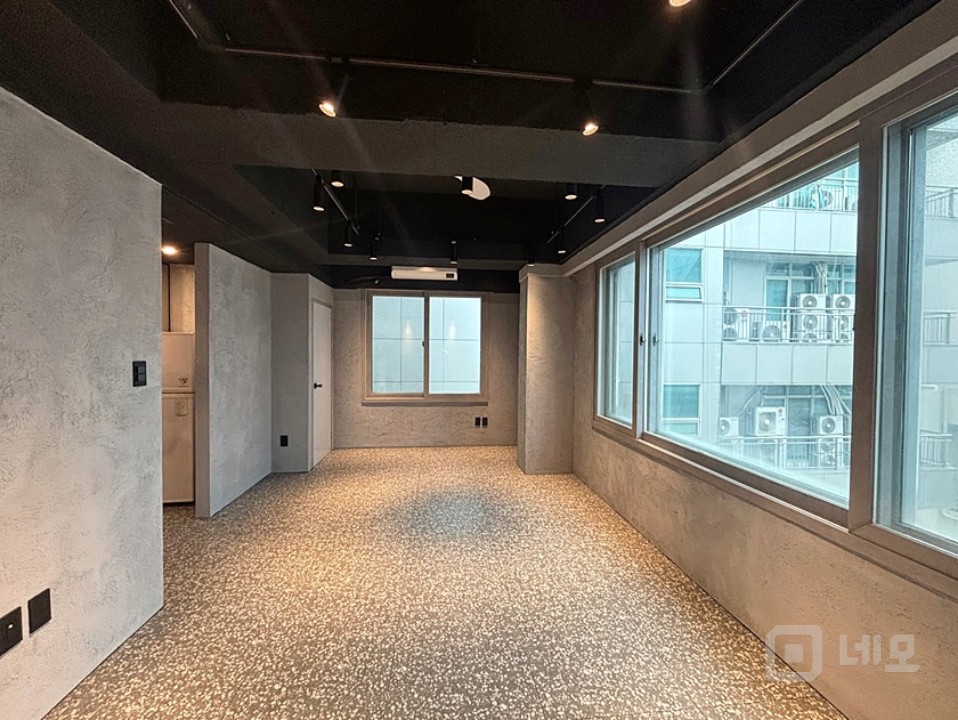 실사진 역삼역4분 풀옵션 엘베 사업자가능 자주식주차 매물의 2번째 사진