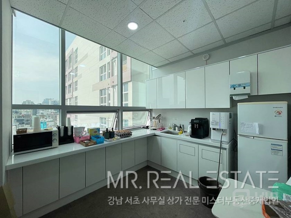 선정릉초역세권.내외관컨디션ACE.대로변건물 매물의 8번째 사진