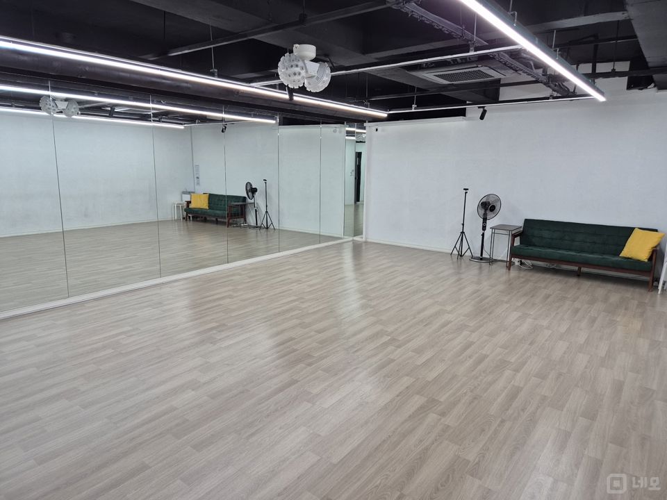 상암동 복합상권에 위치한 스튜디오 매물의 5번째 사진
