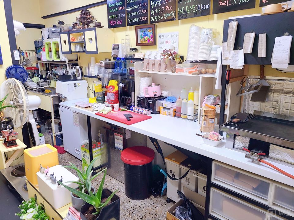 면목동 복합상권에 위치한 토스트 전문점 매물의 1번째 사진