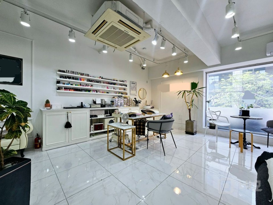 ⚡위치대비금액⚡ 유동인구 多, 노출성 매물의 2번째 사진