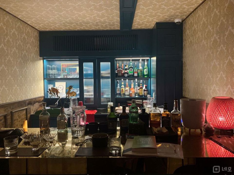 홍대입구역 도보 2분 역세권 반지층 바 매물의 6번째 사진