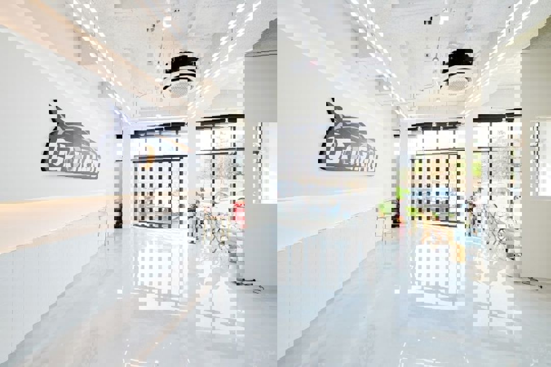 다산중앙공원 및 카페들 사이에 위치한 다산동 자동차 튜닝샵 매물의 1번째 사진