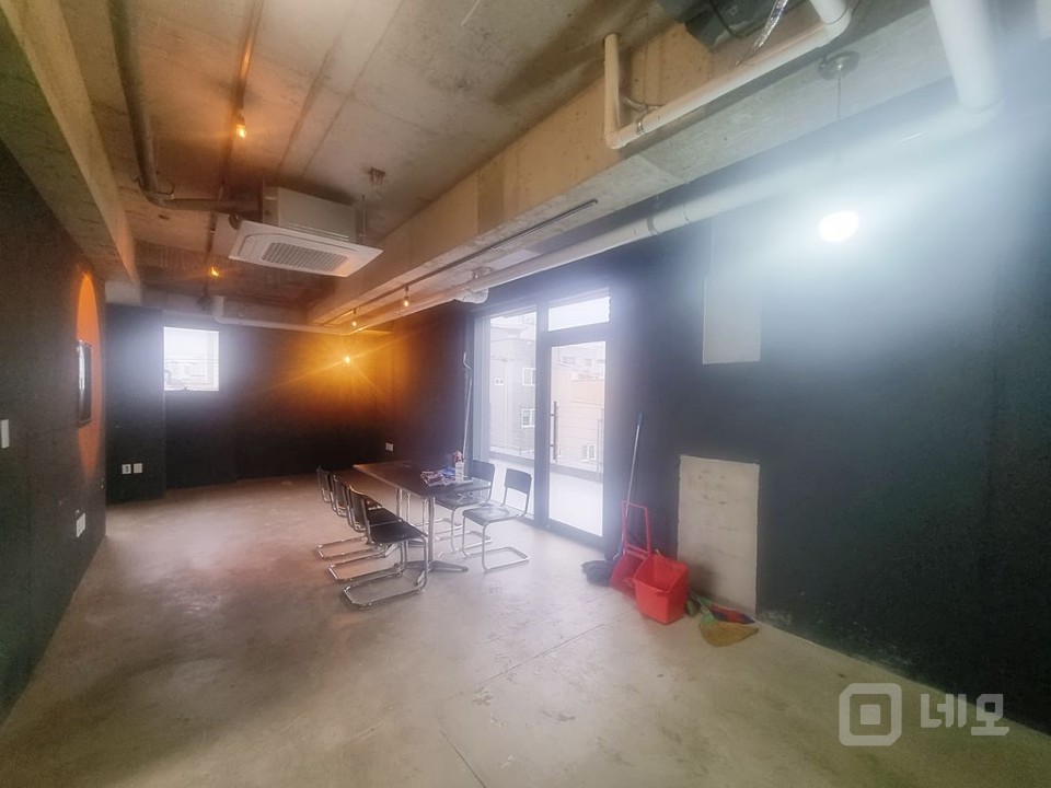 홍대 유동많은 망리단길 퀄리티좋은 테라스 상가사무실!! 매물의 2번째 사진