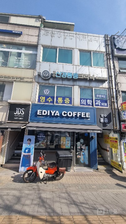 대로변 중부시장 입구 가시성 좋은 상가 임대유동인구 많음 매물의 3번째 사진