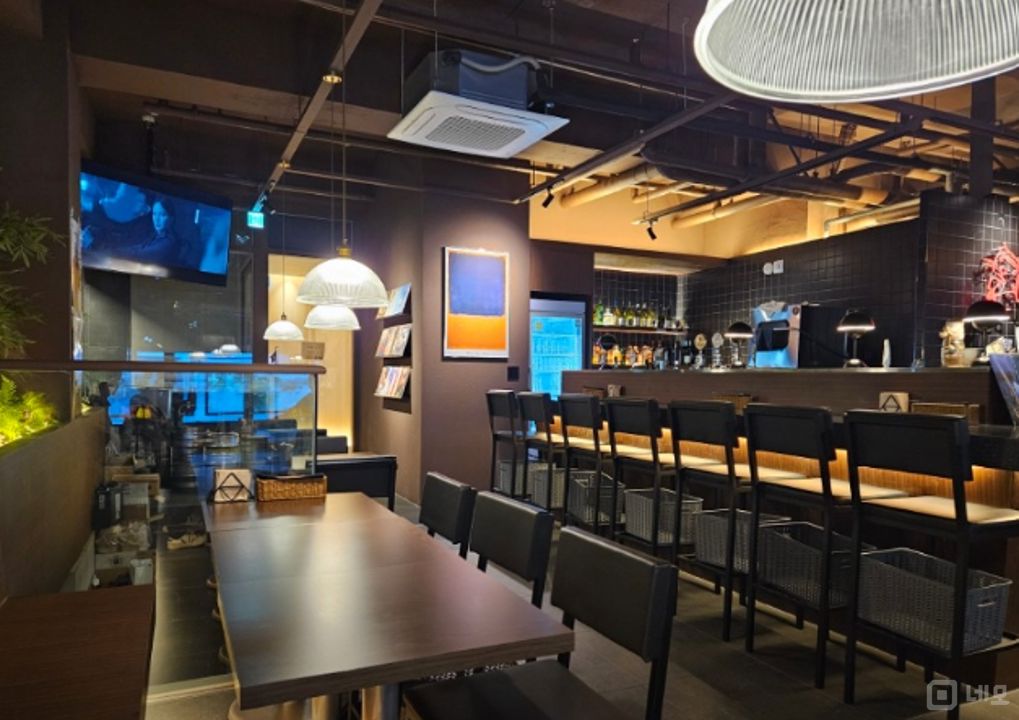 중구 태평로2가 성업중인 1층 펍 임대 매물의 2번째 사진